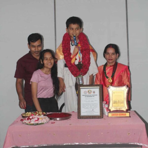 बझाङका अंशु खड्काले गिनिज बुक अफ वर्ल्ड रेकर्डमा नाम दर्ज